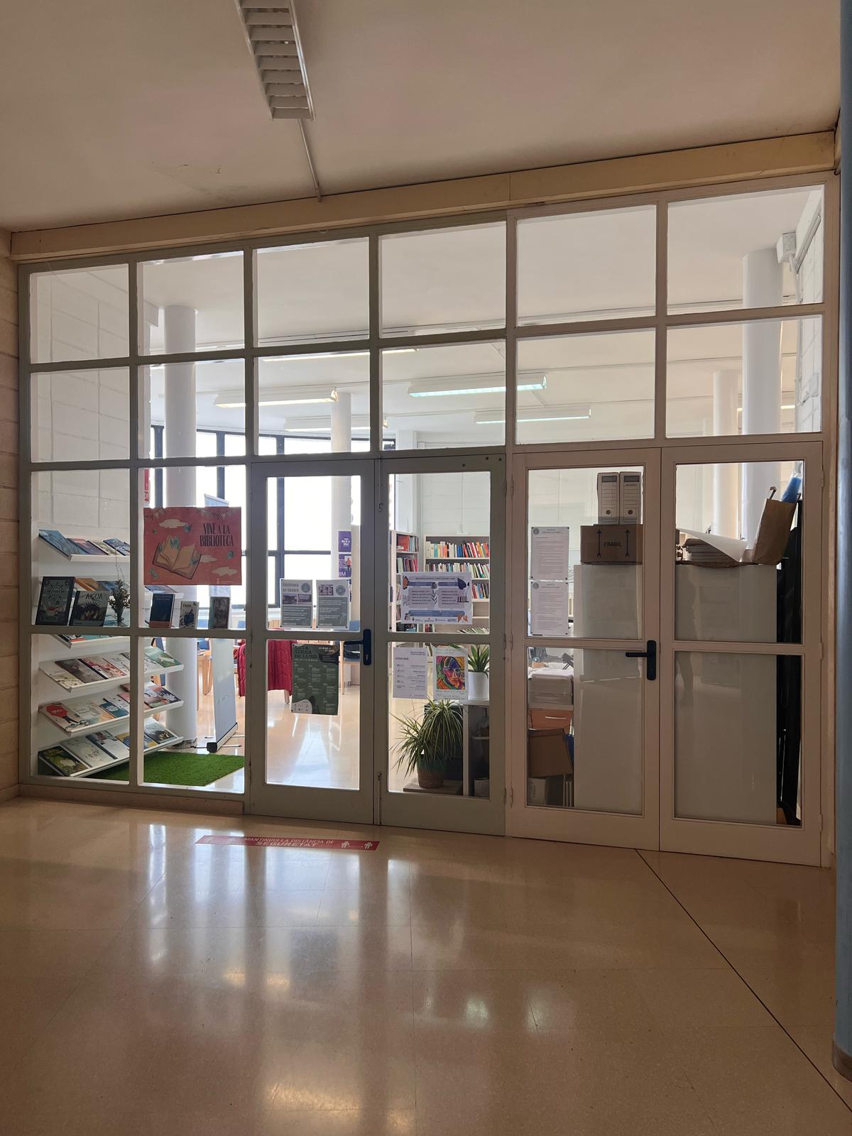 Entrada biblioteca